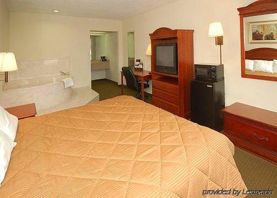 Econo Lodge Inn & Suites Gulfport Bilik gambar